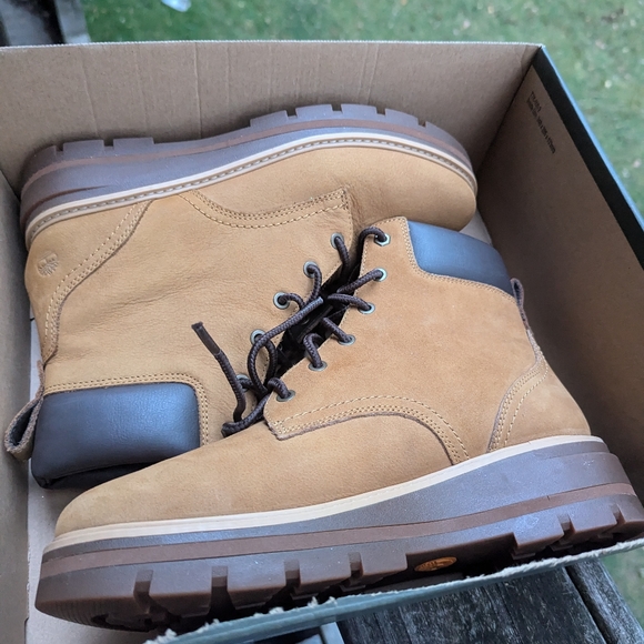 Timberland Boots - Picture 6 of 9